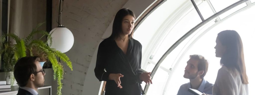 Woman-creates-rapport-with-audience